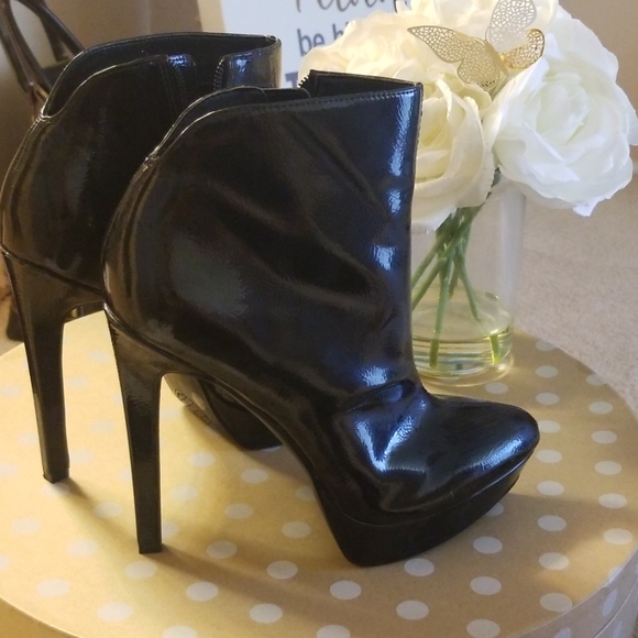 Jessica Simpson

 19

Women's Zamia Ankle Boot - Picture 2 of 8